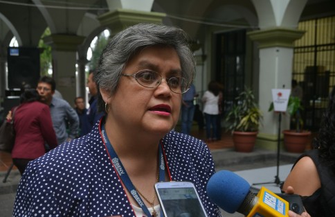 Norma Engracia Lobato García, directora de la Benemérita Escuela Normal Veracruzana Enrique C. Rébsamen,  dijo que prácticamente dan por perdidos los más de 7millones de pesos que les quedó a deber el gobierno de Javier Duarte, por lo que pide al Gobierno Federal que haya borrón y cuenta nueva para poder acceder a nuevos recursos federales. 