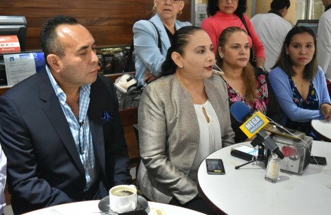 ntegrantes de la Organización Mujeres Transformando Vidas dieron a conocer que se encuentran trabajando en la realización de un proyecto encaminado a defender a mujeres víctimas de maltrato que se encuentran en prisión por asesinar a sus parejas.
