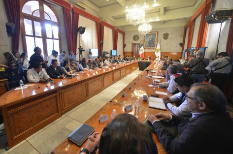 En la instalación del Comité Estatal de Emergencias, el mandatario estatal confirmó que hasta la fecha hay cerca de 150 mil 320 personas damnificadas, 34 mil 691 viviendas afectadas, 155 colonias anegadas, 400 comunidades y 41 tramos carreteros con daños.