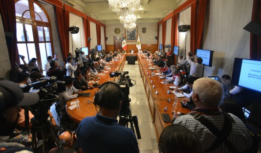 Explicó que si bien la condición de Veracruz no es de desastre, se solicitará ante el gobierno federal esa alerta, con el afán de que el gobierno tenga más recursos que permitan resarcir los daños la ocasionados.