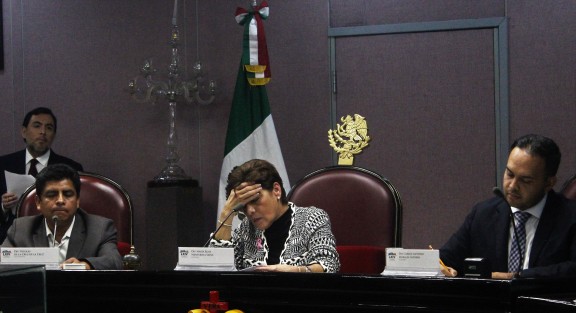 Aspesctos de la octava sesión ordinaria de la diputación permanente en donde se discutió los últimos pagos a trabajadores del estado, si corresponde al saliente o al entrante.