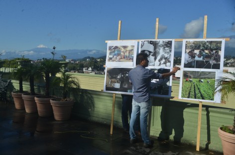 Con exposiciones de fotografías y de café se llevó a cabo en la terraza del parque Juárez el Día Internacional del Café..