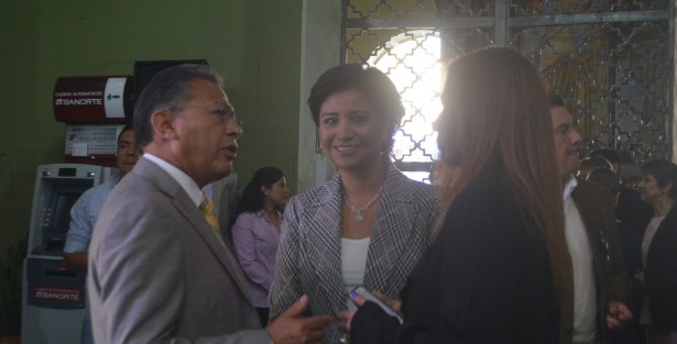 E. Mo. feliz desde que los panistas y aliados ya no la ven como la más fea autoridad que ha tenido Xalapa. 