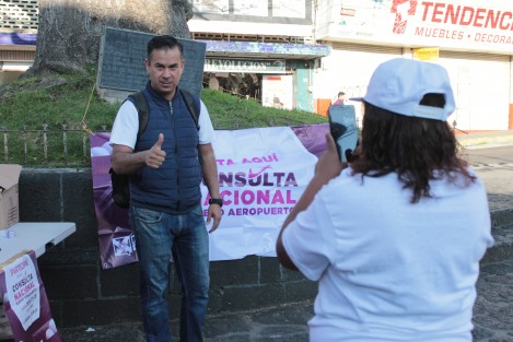 Los 5 módulos de recepción de votos en Xalapa estarán ubicados desde este 25 de octubre y hasta el domingo 28 en: Plaza Lerdo, Plazuela del Carbón (El Árbol), parque Los Berros y las Estaciones de Bomberos Norte y Sur, de 8:00 a 18:00 hrs., llevando credencial INE.  