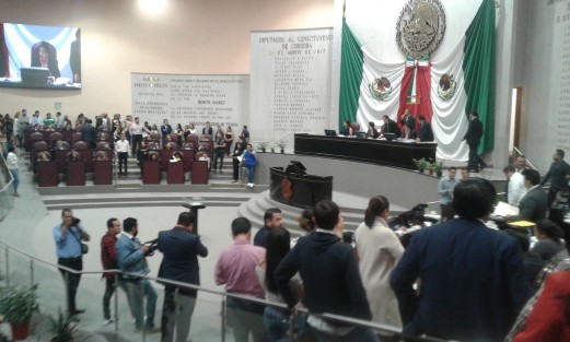 En sesión extraordinaria del Congreso de Veracruz, fue aprobada la Ley de Voluntad Anticipada, también conocida como Ley de la Muerte, o aprobación de la eutanasia, presentada por la diputada panista Elisa Manteola. 