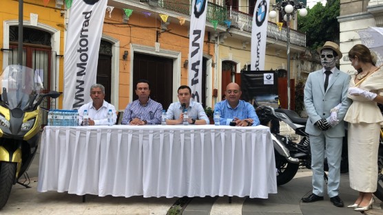 Los presidentes del Centro Empresarial adherido a la Confederación Patronal de la República Mexicana (Coparmex) y de la Asociación Mexicana de Hoteles y Moteles de Veracruz y Boca del Río, Juan José Sierra Álvarez y Sergio Lois Heredia, respectivamente, presentaron el programa <em>El Renacimiento del Centro Histórico</em>. 