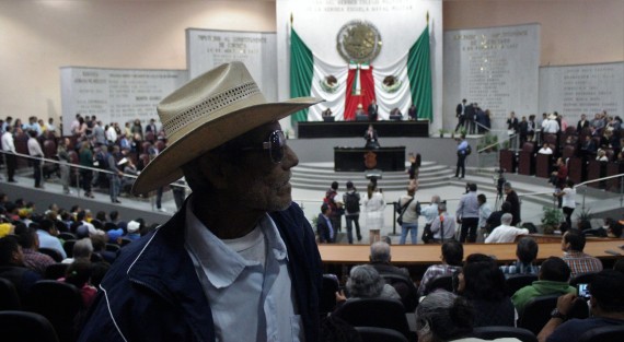 En sesión extraordinaria del Congreso de Veracruz, fue aprobada la Ley de Voluntad Anticipada, también conocida como Ley de la Muerte, o aprobación de la eutanasia, presentada por la diputada panista Elisa Manteola. 