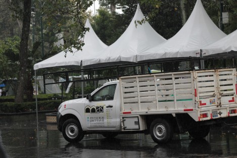 Lluvia matutina en Xalapa, aplazó muchas de las actividades programadas para este sábado, incluso hasta manifestaciones, religiosas y de venddores informales. 