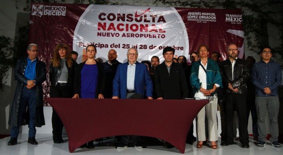 El equipo del presidente electo de México, AMLO, informó la noche de este domingo  los resultados de la encuesta sobre la construcción del Nuevo Aeropuerto Internacional de México, donde la opción de Santa Lucía  obtuvo 69.95%, contra el 29% a favor de Texcoco, de los apenas 747 mil votos emitidos en toda la república