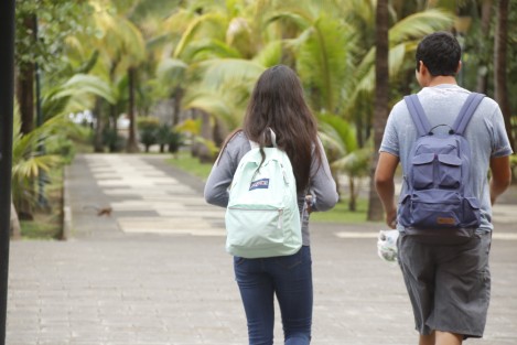 Personal docente y administrativo de la Universidad Veracruzana, se sumó al paro nacional de actividades en defensa de la universidad pública. Exigen al gobierno federal, el pago inmediato de salarios y prestaciones a trabajadores de 6 universidades del país.