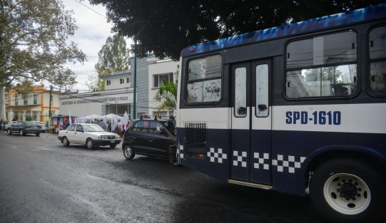 Por tal motivo elementos SSP arribaron al lugar lo mismo que gente de gobierno para que los empleados pudieran ingresar. Los quejosos refieren que no se les ha cumplido con la entrega de apoyos y que temen que esta administración se vaya sin cumplir.