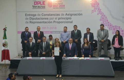 En esta ocasión está legislatura tendrá el mismo número de hombres que mujeres.