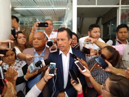 Cuitláhuac García Jiménez, calificó como correcto el que los diputados de su partido hayan tomado las instalaciones del Congreso local para evitar que se consumara lo que calificó como un saqueo al estado.