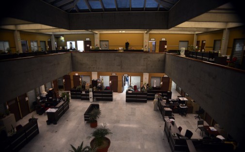 Después de que se tomara el Palacio Legislativo, el secretario de este lugar ordenó sellar todas las oficina para que nadie pudiera sellar; fue hasta hoy que algunos  diputados pudieron abrir sus oficinas.