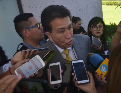 Diputados electos, federales, alcaldes y distintos personajes de la política se dieron cita en la sesión solemne de la XLV legislatura.