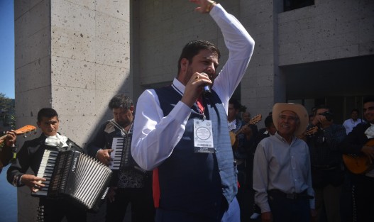 Diputados electos, federales, alcaldes y distintos personajes de la política se dieron cita en la sesión solemne de la XLV legislatura.