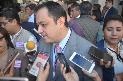 Diputados electos, federales, alcaldes y distintos personajes de la política se dieron cita en la sesión solemne de la XLV legislatura.
