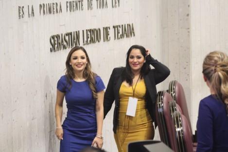 Los nuevos diputados de la LXV Legislatura, que este lunes se instaló en el Congreso del Estado