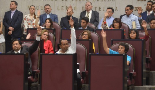 Muy corta la primera sesión de la LXV de Veracruz, donde se presentó a los grupos legislativos en que se dividirá la misma, con la novedad que Morena tendrá dos grupos.  