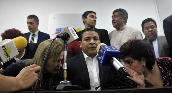 Bancadas de MORENA en el Congreso local, exigen a las autoridades el esclarecimiento del asesinato de la hija de la diputada federal Carmen Medel. 