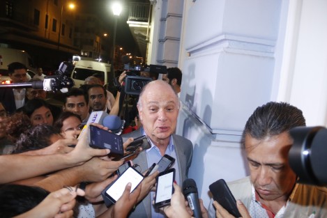 El historiador Enrique Krauze opinó que frente a Donald Trump que es un tirano del siglo XXI  México tendría que tener una postura infinitamente más fuerte