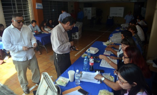 Según los resultados de la Comisión de Elecciones del PAN en Veracruz, José Mancha Alarcón continuaría al frente de la dirigencia estatal de este partido político.  Nadie lo imaginaba. 