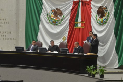 Con 37 votos de los diputados de Morena, PRI, PT y Movimiento Ciudadano, se aprobaron las comisiones, así como el calendario de las comparecencias de los actuales funcionarios de gobierno.   