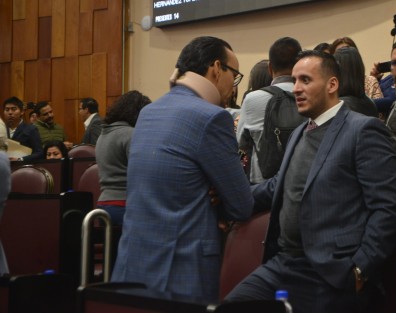 El diputado Rodrigo Escalante, quien había faltado en las sesiones  anteriores por una comisión propia de su encargo, regresó con muchas ganas trabajar, pero no se le hizo. 