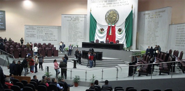 Diputados panistas se cansaron de esperar a que la aplanadora de MORENA y sus aliados iniciaran la  sesión y se retiraron a seguir sus actividades del viernes.  