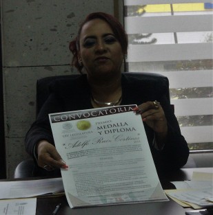 Comisión de diputados invita a participar en la convocatoria para la medalla Adolfo Ruiz Cortines 2018. ·         Las propuestas deberán ser entregadas en la oficina de la diputada Adriana Esther Martínez hasta las 18:00 horas, del día 27 de noviembre, del presente año.