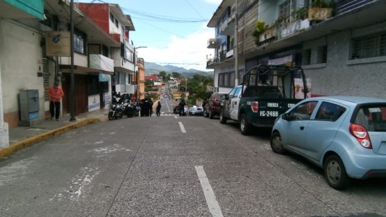 2 muertos, 3 lesionados (entre ellos una mujer) fue el saldo de un ataque armado en el interior de un bar ubicado a escasas cuadras de palacio municipal de Córdoba la mañana de este sábado.