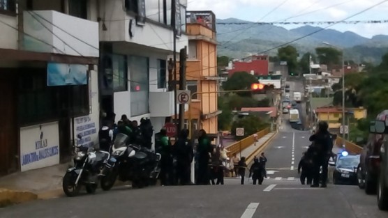 2 muertos, 3 lesionados (entre ellos una mujer) fue el saldo de un ataque armado en el interior de un bar ubicado a escasas cuadras de palacio municipal de Córdoba la mañana de este sábado.