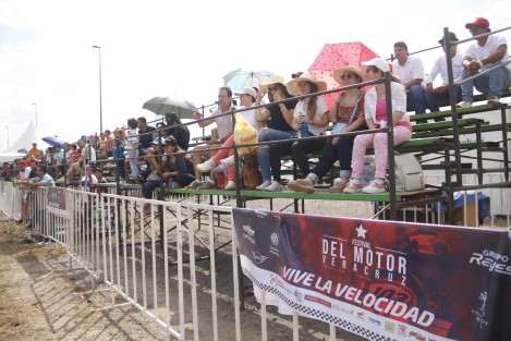 Finalizó en Veracruz el <em>Festival del Motor Veracruz 2018</em> con la premiación de los pilotos ganadores en las distintas categorias de Go Karts.