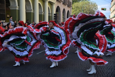 En punto de las 10 de la mañana dio inicio el desfile cívico-militar por el 108 aniversario de la Revolución Mexicana; participaron estudiantes, maestros y efectivos de seguridad, en el presidium presente el todavía Gobernador MAYL. 