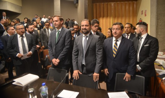 En la segunda comparecencia ante la LXV legislatura fue el encargado de la Sedecop, Alejandro Zairic, quien explicó a los encargados de la comisión de Obras especiales y desarrollo económico de la miles de empresas que llegaron a Veracruz durante su estos dos años.