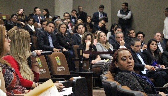 Ante la Comisión Permanente de Turismo del Congreso del Estado, integrada por las diputadas María Esther López Callejas, María Candelas Francisco Doce y Rosalinda Galindo Silva, presidenta, secretaria y vocal, respectivamente, compareció el titular de la Secretaría de Turismo y Cultura (SECTUR), Leopoldo Domínguez Armengual.