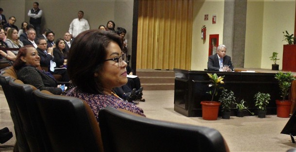 Ante la Comisión Permanente de Turismo del Congreso del Estado, integrada por las diputadas María Esther López Callejas, María Candelas Francisco Doce y Rosalinda Galindo Silva, presidenta, secretaria y vocal, respectivamente, compareció el titular de la Secretaría de Turismo y Cultura (SECTUR), Leopoldo Domínguez Armengual.