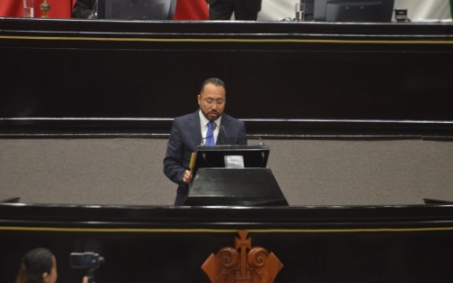 En representación del Grupo Legislativo del Partido Acción Nacional (PAN) en el Congreso de Veracruz, el diputado Omar Miranda Romero presentó un anteproyecto de punto de acuerdo para exhortar –respetuosamente- al Presidente electo, Andrés Manuel López Obrador, a retirar la invitación al Presidente de la República Bolivariana de Venezuela, Nicolás Maduro Moros, para asistir a la toma de posesión el próximo 1 de diciembre. 