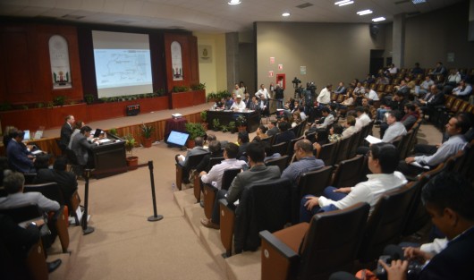 Yolanda Baizabal, secretaria de Infraestructura y Obras Públicas, compareció ante los legisladores integrantes de la comisión de Comunicaciones, esto como parte de la glosa del segundo informe de gobierno.