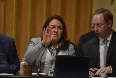 Yolanda Baizabal, secretaria de Infraestructura y Obras Públicas, compareció ante los legisladores integrantes de la comisión de Comunicaciones, esto como parte de la glosa del segundo informe de gobierno.