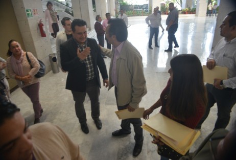 El nuevo  director de comunicación social de la legislatura, Aldo Valerio Zamudio, saludó a el gobernador electo, Cuitláhuac García.
