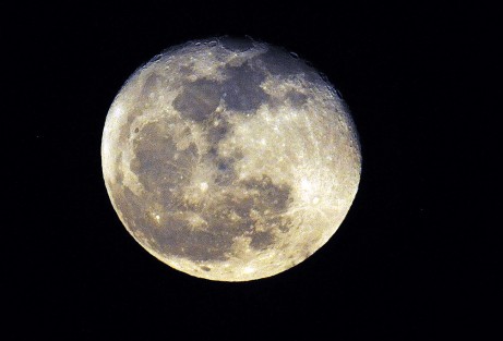 Reportes de varios afectados por la hermosa luna llena, se recibieron en Xalapa. 