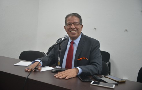 Conferencia de Prensa del Presidente de la Mesa Directiva del H. Congreso del Estado de Veracruz; diputado José Manuel Pozos acerca de la Sesión Solemne de la Toma de protesta del ciudadano, Cuitláhuac García Jiménez, como Gobernador Constitucional del Estado de Veracruz de Ignacio de la Llave 2018- 2024.  