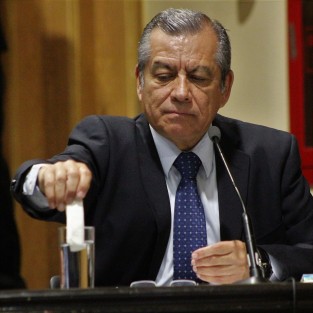 Ya falta menos para que estas comparecencias terminen, hoy  por la mañana le tocó al titular de la SEV, Enrique Pérez, comparecer ante diputados y Comisión de Educación.