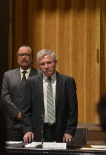 Con mucho menos público que la comparecencia de la mañana, el  Contralor General del Estado, Ramón Figuerola Piñera habló ante algunos diputados interesados en el tema. 