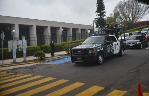 Con vigilancia más discreta que en otras ocasiones, se llevó a cabo la comparecencia del Secretario de Seguridad,  Jaime Ignacio Téllez Marié.