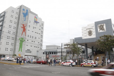 El gobernador Miguel Ángel Yunes Linares, asistió a la inauguración de los trabajos de remodelación del Hospital Regional de Alta Especialidad de Veracruz.  