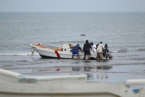 La Isla de Enmedio podría reabrirse a los visitantes este 30 de noviembre. El Área Natural Protegida cumple más de 80 días cerrada debido a una fiesta particular en la Isla Salmedina. Los pescadores de Anton Lizardo tienen perdidas por más de mil pesos diarios. 