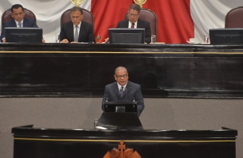 El priista Jorge Moreno Salinas, apechugó en su intervención en tribuna, reconociendo el estado en que se dejó a Veracruz durante la administración anterior. 