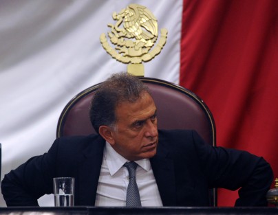 El Gobernador Miguel Ángel Yunes Linares, compareció ante el Pleno de la LXV Legislatura del Congreso del Estado, para responder a las preguntas de las diputadas y diputados, todo con relación a la Glosa del Informe de Gobierno. 